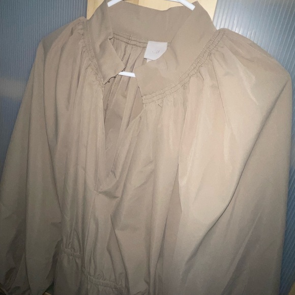 H & M dress - Picture 3 of 4